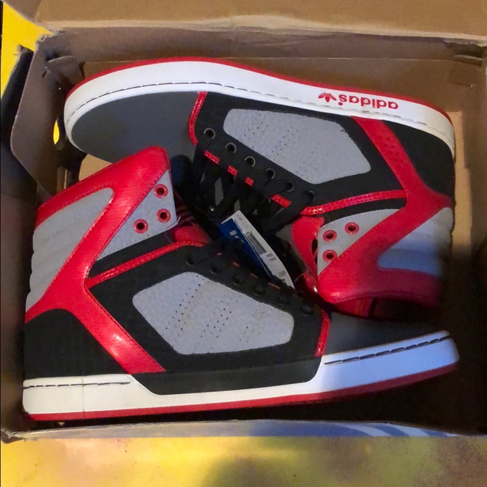 Brand new adidas sz 8.5